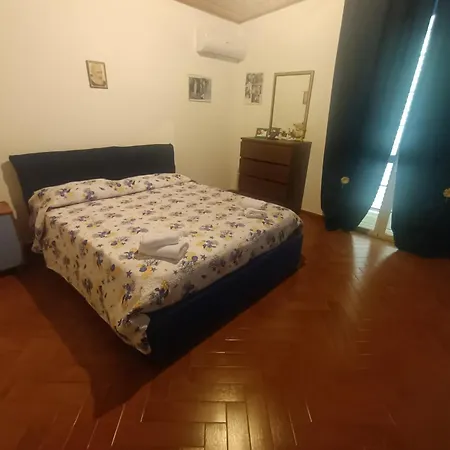 Paola * Syracuse